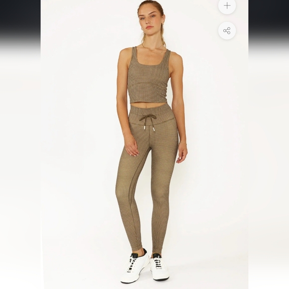 Women's Gold Patterned Activewear Set - Picture 2 of 8